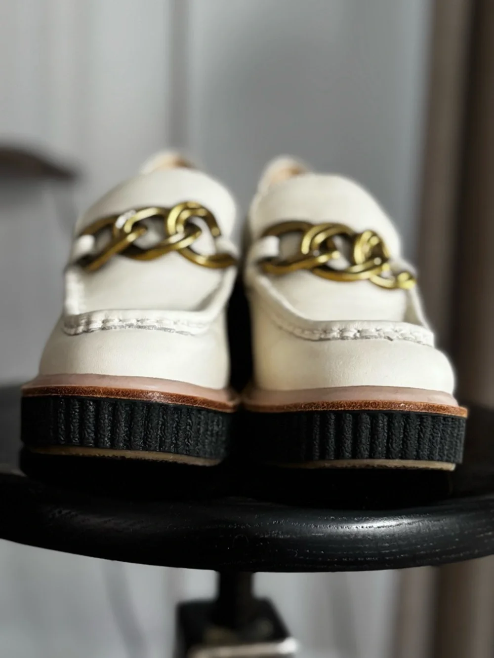 Dolce Vita Cream Ivory Platform Loafers Size 8 Gold Chain Lug Sole - Picture 6 of 10